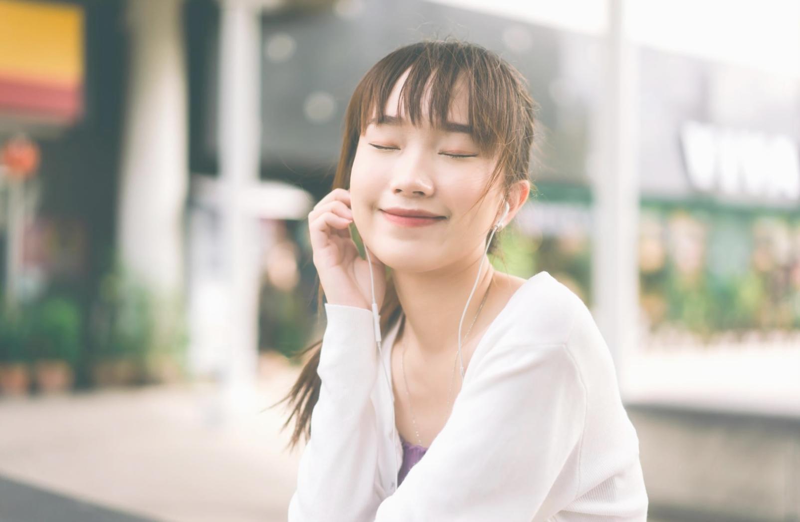 Interactive workshop session with financial advisors